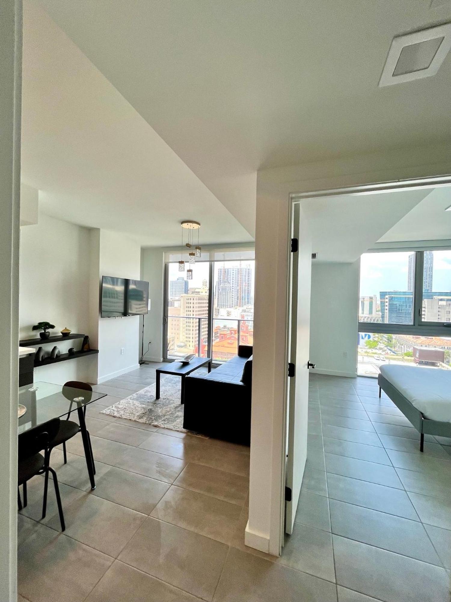 Appartamento Brand New Modern 1 Bedroom Unit Downtown